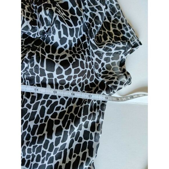 MSK Petite Animal Print Fit & Flare Dress Short Sleeve V-Neck Black/White Size 6 - Picture 7 of 11